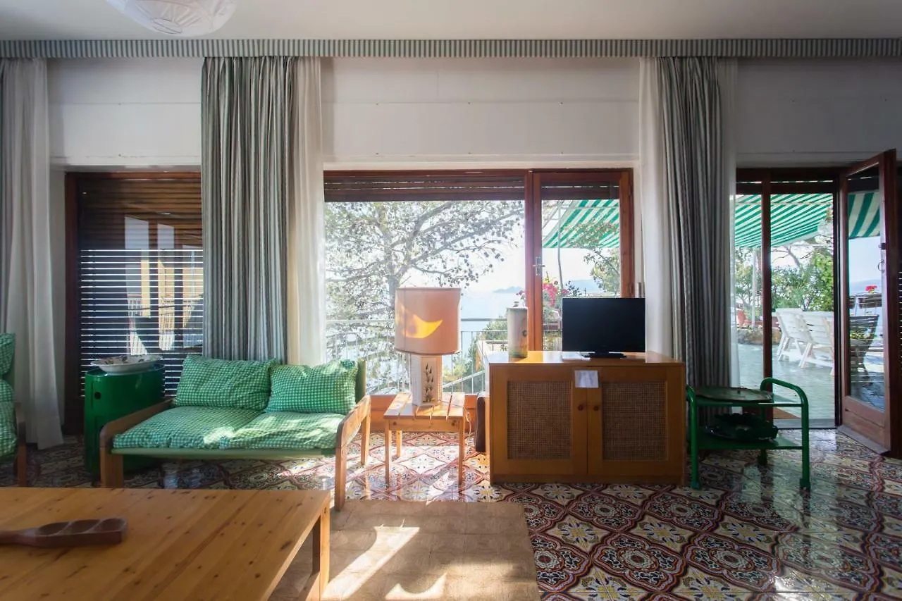 Stunning View- Wifi & Parking Apartment Villa Solari Italy